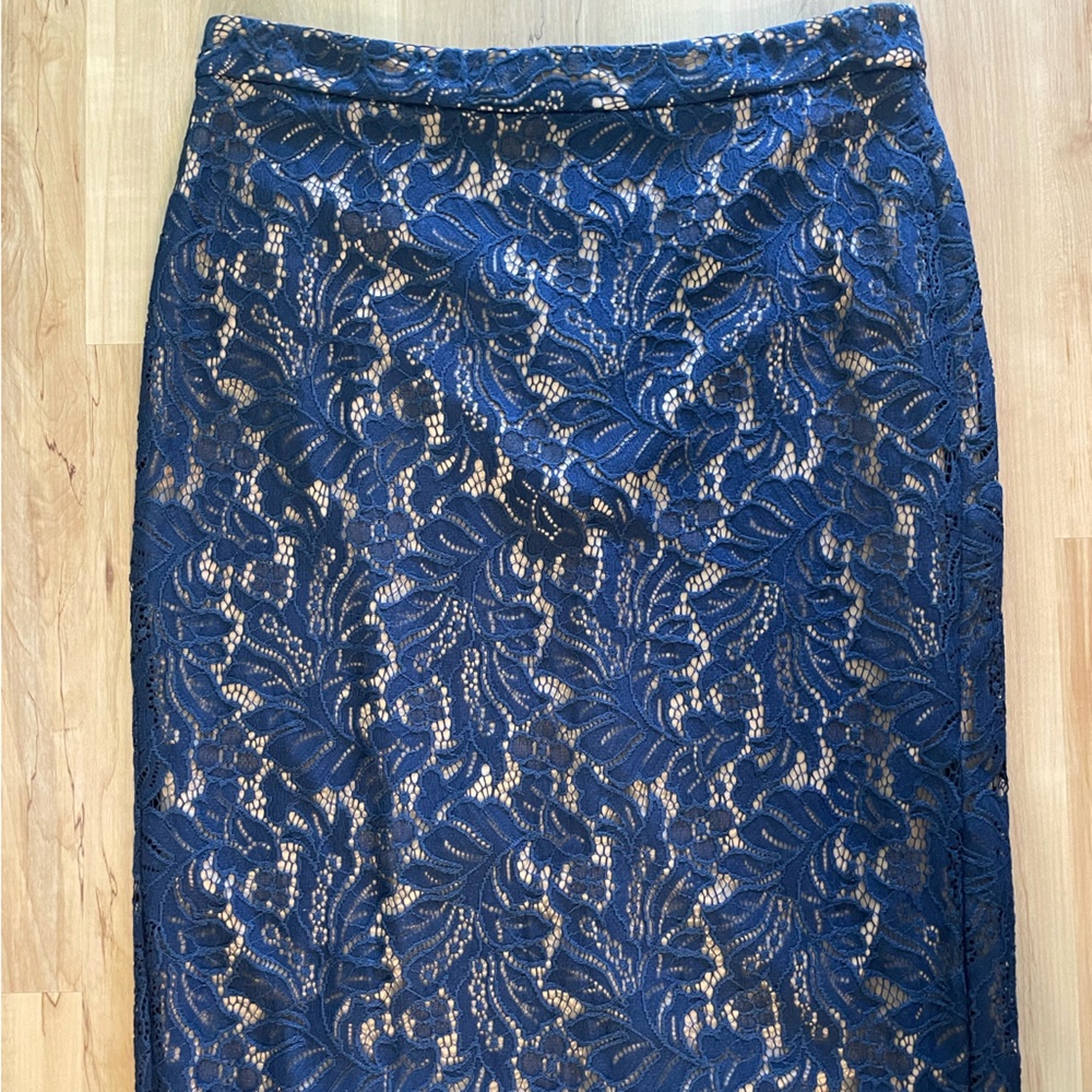 Banana Republic Navy and Beige Lace Skirt
